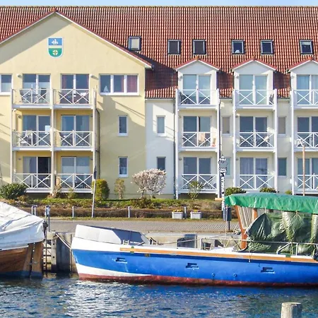Awesome In With Harbor View 아파트